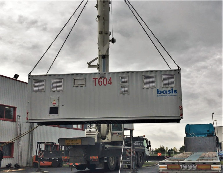 Régulateur de tension AC – Shelter en cours de chargement